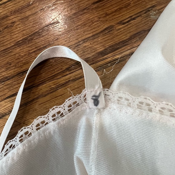 Vintage Vanity Fair Poly Nylon slip size medium - Picture 5 of 7